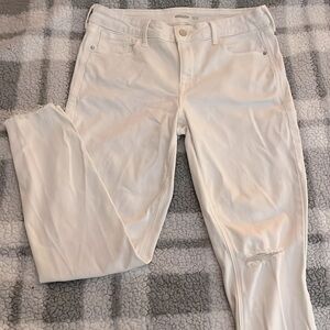 Old Navy Rockstar Super Skinny White Denim
Size 10